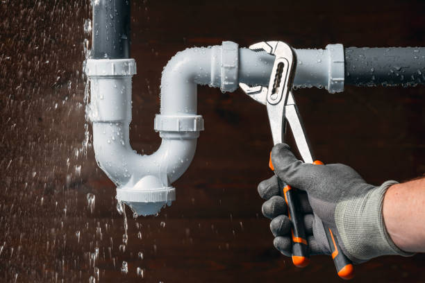 Professional Emergency Plumber technician working in Shelter Island, NY